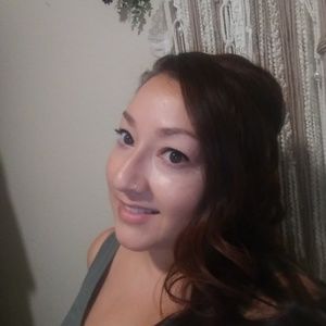 Meet your Posher, Leticia